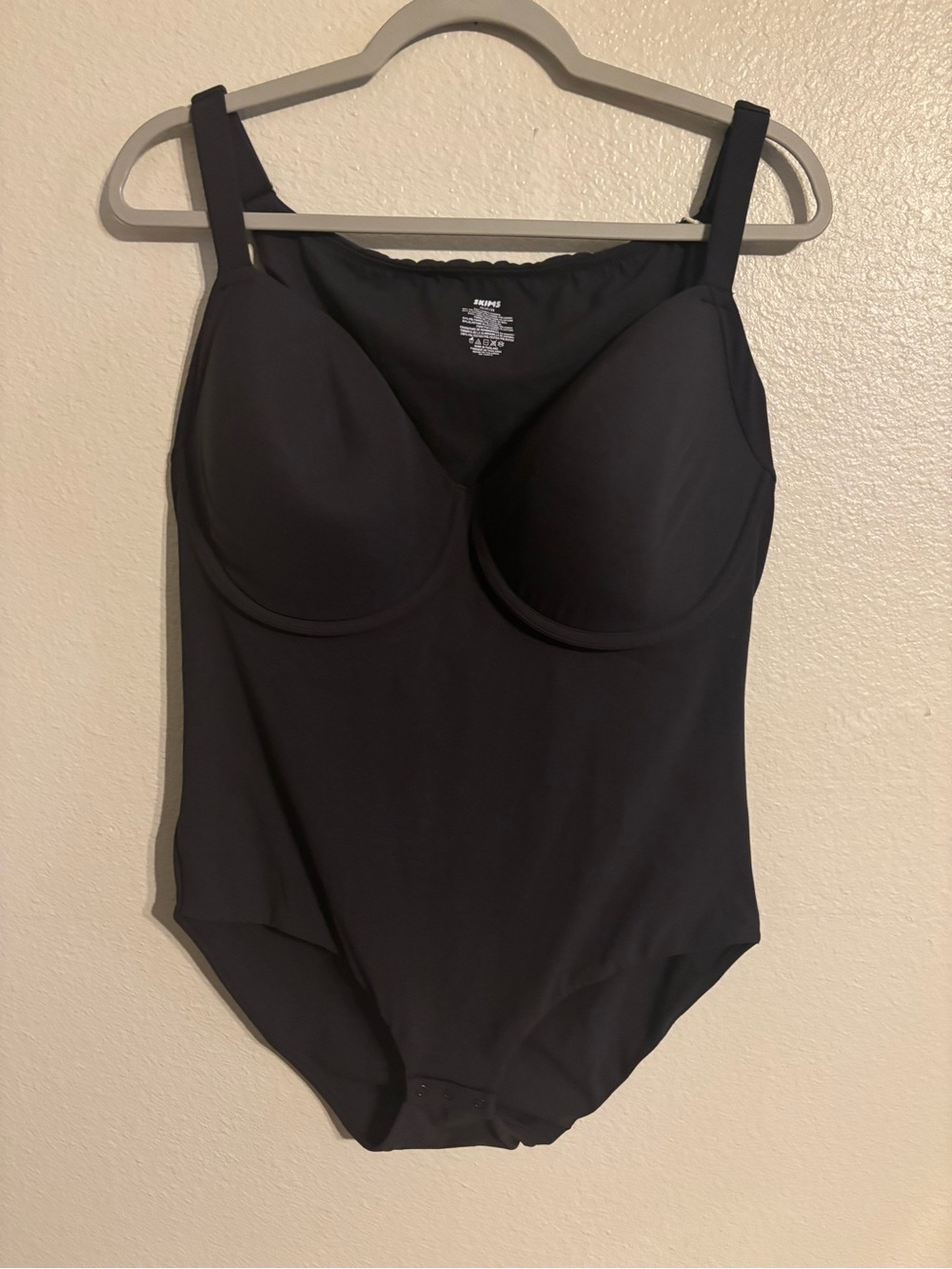 SKIMS Fits Everybody Back Smoother Brief Bodysuit in Onyx NWT